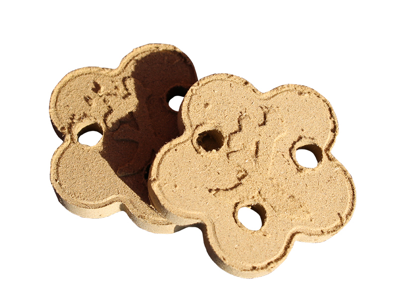 梅花三孔艾绒饼4.7*0.7CM