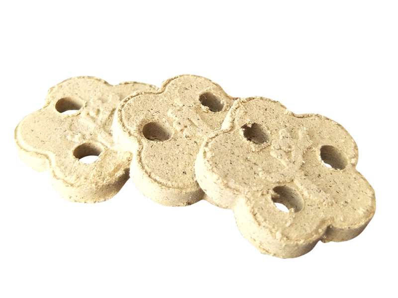 小梅花三孔艾绒饼3.3*0.5CM